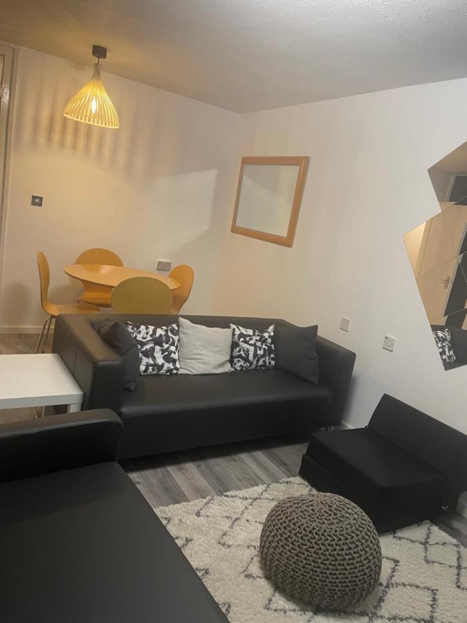 Two Bedroom Flat In Greenwich Near The 02 Апартаменты Лондон